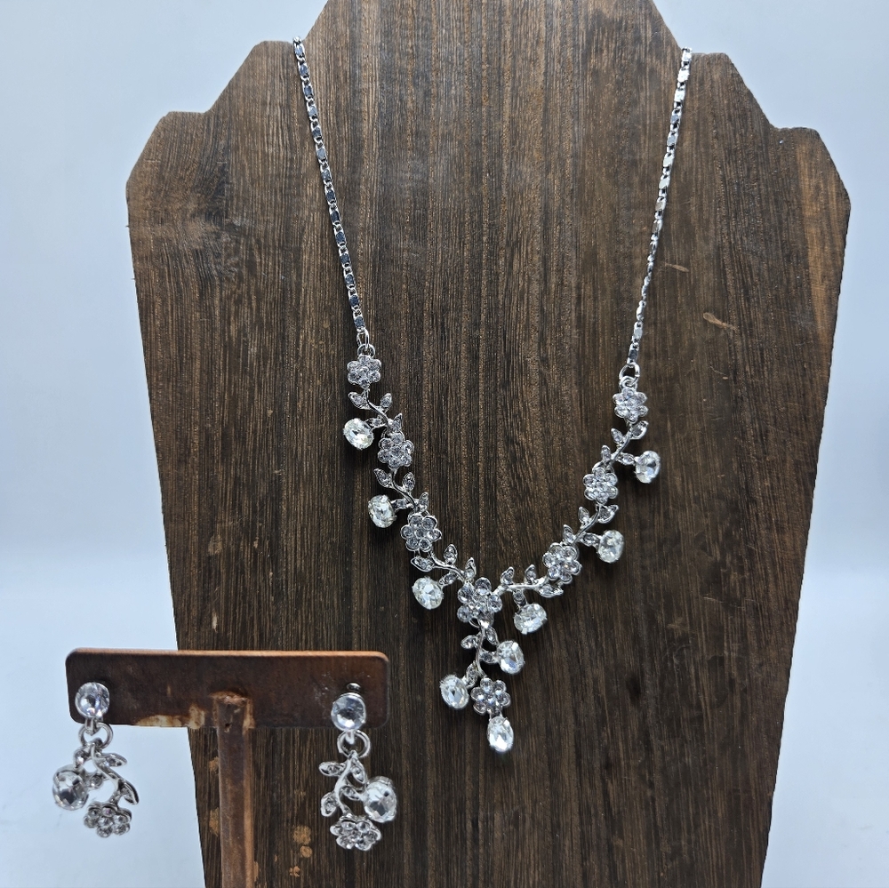 Bridal Clear Rhinestone Necklace & Earrings Set Pierced Silver Tone Jewelry - Picture 1 of 9